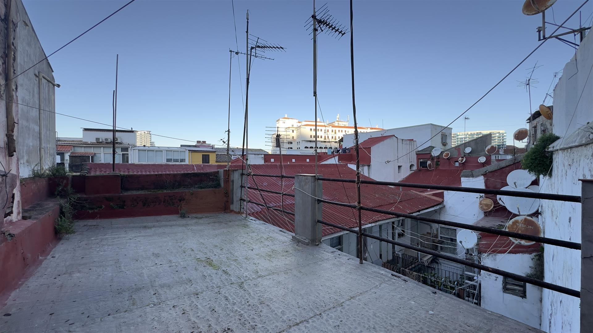 Image of House - 14 Bedrooms - 1 Bathrooms for Sale in Town Area-Gibraltar, Image 1